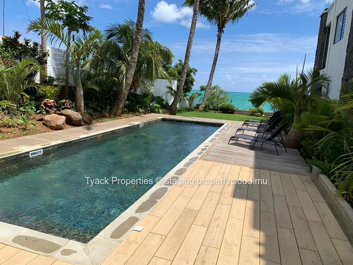 Prestigious Beachfront Penthouse with Breathtaking Bay Views – Grand Baie