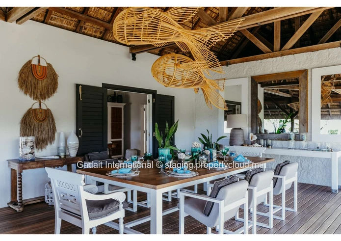 Luxury villa for short-term rental in Montagu – Lagoon view & private chef