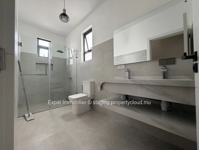 New Contemporary Villa With Terrace, Pool, And Garden – Near The Beach Moint Choisy