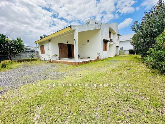 A Rare Gem in the Heart of Rose Hill – Spacious Family Home on Generous Freehold Land