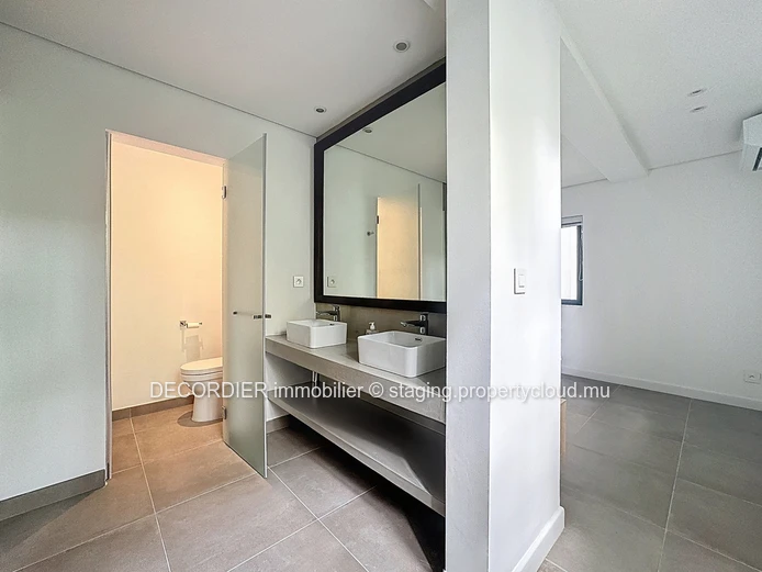 Magnificent duplex apartment in Pointe aux Cannoniers