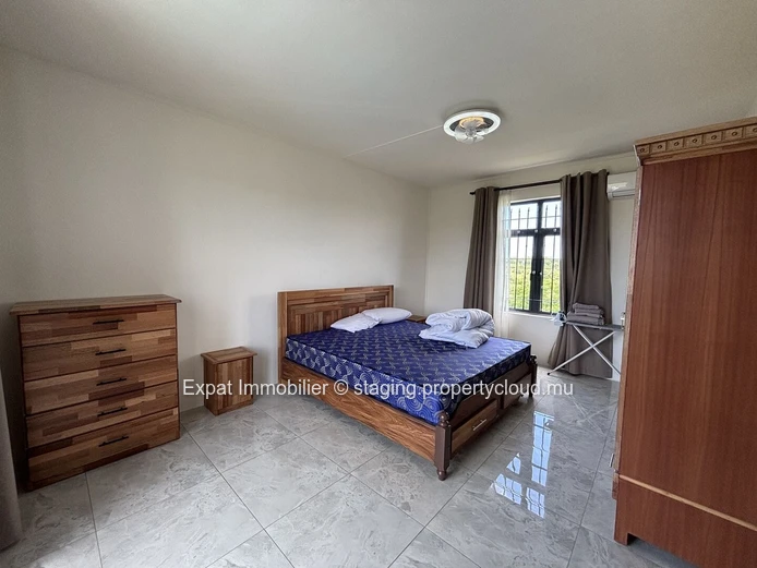 Villa Familiale Avec Piscine Sécurisée À Grand Baie – Environnement Calme