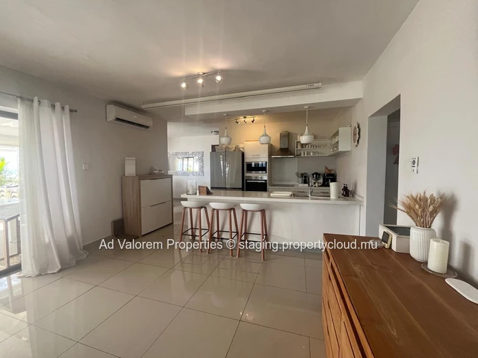 Stunning Furnished Penthouse for Rent in Black River – 150 m² (Sole Mandate)