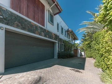 5 Bedroom Villa