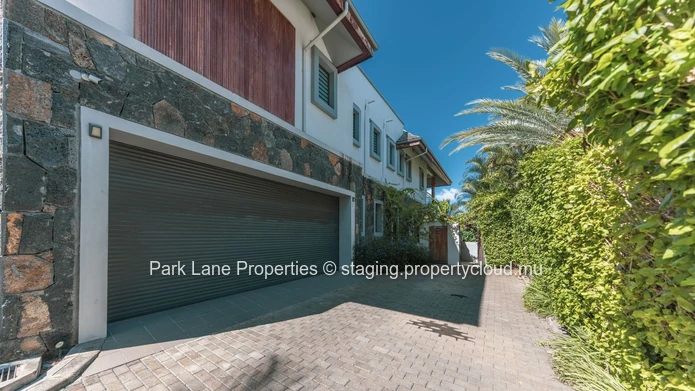 Sumptuous high end 5 bedroom villa in IRS Marina