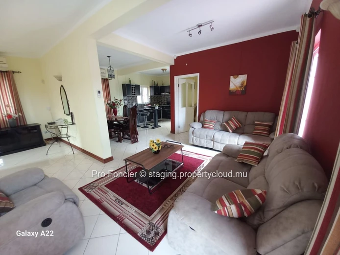 Maison à vendre à La Gaulette - Charmante maison familiale avec jardin et piscine privée