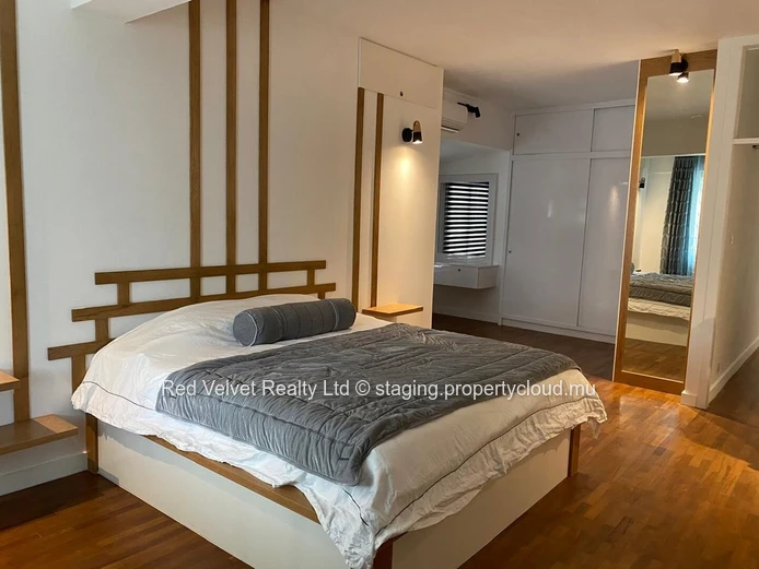 Elegant, Classy, and Freshly Renovated Apartment in Floreal for sale 