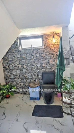 Spacious 4-bedroom house in L'Avenir on a 337 m² lot