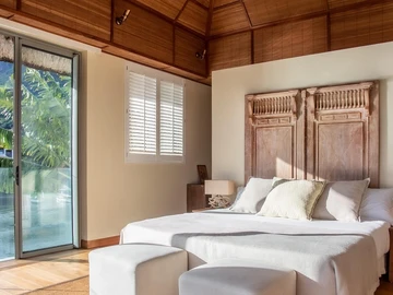 5 Bedroom Villa