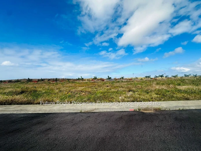 Located in the serene and picturesque Greenview Morcellement. 