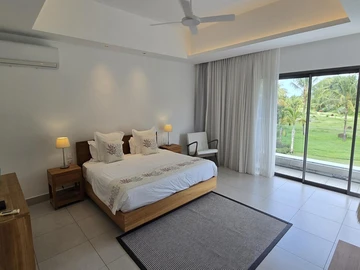 5 Bedroom Villa
