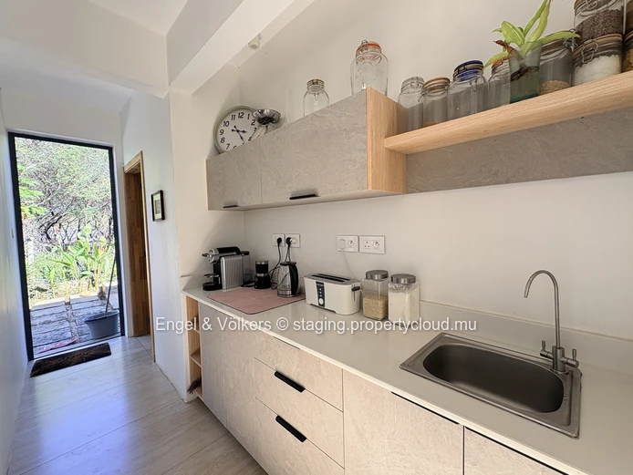 FOR RENT - Contemporary Villa in Tamarin