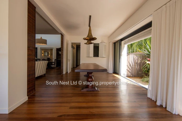 Modern triplex villa with 4 bedrooms
