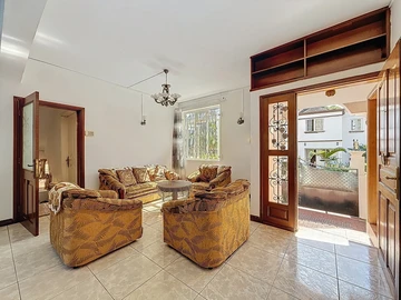 6 Bedroom House