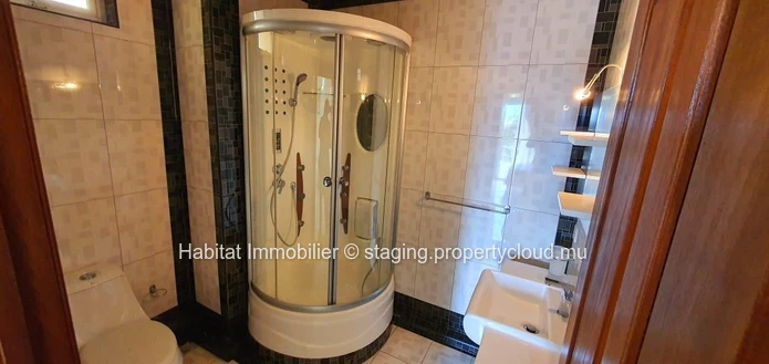 A VENDRE - Magnifique appartement (avec ascenseur) meublé et équipé de 151 m2 idéalement situé dans une résidence séc...
