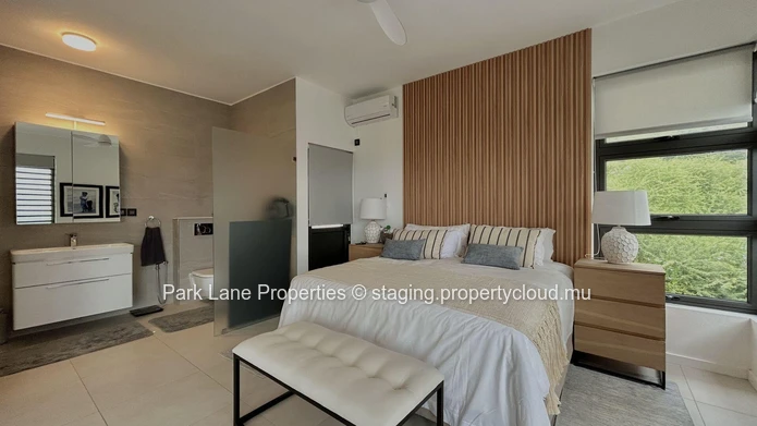 Modern 3-Bed Apartment with Rooftop Terrace and Stunning Sea Views 