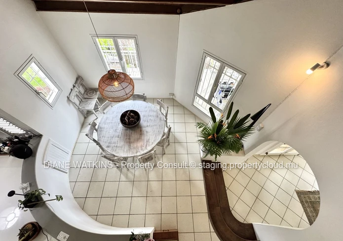 For Sale – Tranquil Family Home Overlooking the River and Mountains, Moka