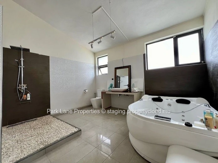 Belle Rose: Two Modern Homes on an Ideal Plot, Combining Comfort and Security