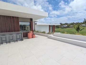 5 Bedroom Villa