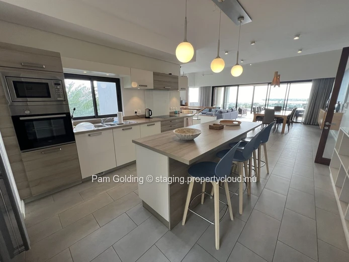 Penthouse de 3 Chambres sur les Pentes de La Tourelle avec Vues Panoramiques sur la Côte et les Montagnes
