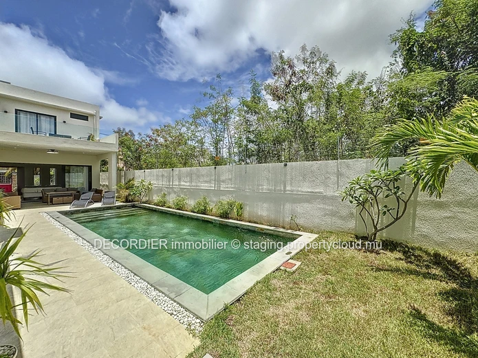 Modern and functional house with swimming pool