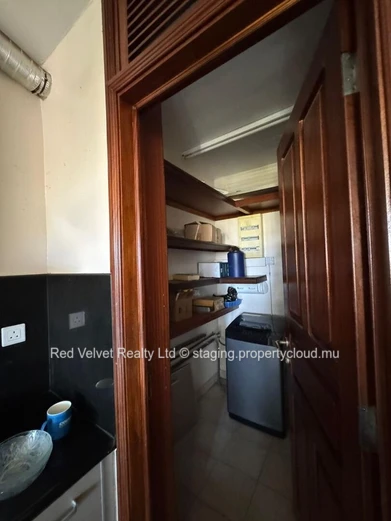 Appartement à vendre à Quatre Bornes,110m², 3 chambres, proche de tous services. Prix: Rs.
