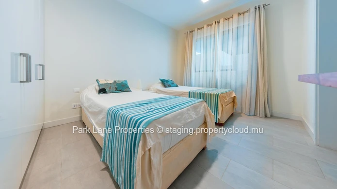 Home style apartment with magnificent sea and mountain views (Sole Mandate)