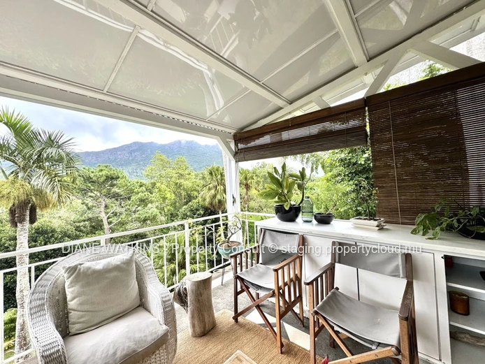 For Sale – Tranquil Family Home Overlooking the River and Mountains, Moka