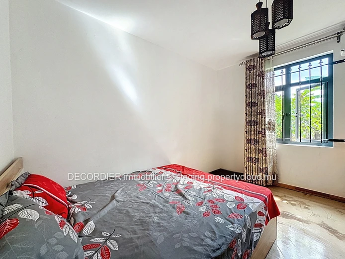 Spacious Contemporary House with Three Bedrooms