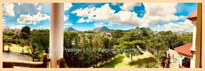 Gorgeous Riverside Cottage Priced To Sell - Sellers Are Ready To Move On! Located in Prime Position!