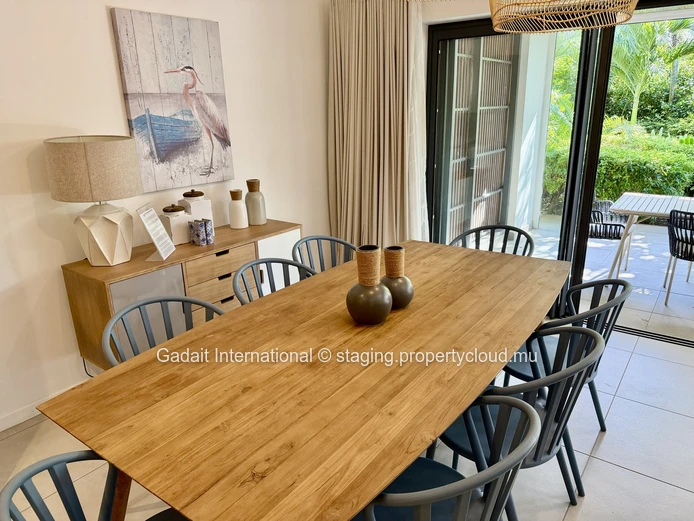 3-bedroom ground-floor apartment with covered terrace – Pointe aux Canonniers