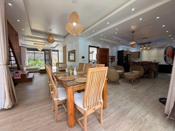 5 Bedroom Villa
