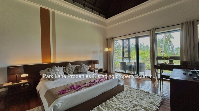 Villa de 4 chambres de style balinaise avec piscine débordante et accès à la plage