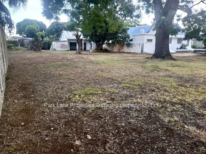 Colonial House in Belle Rose: Ideal Location for Office, School, or Training Center