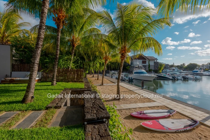 Louer – Élégance Côtière à La Balise Marina, Île Maurice