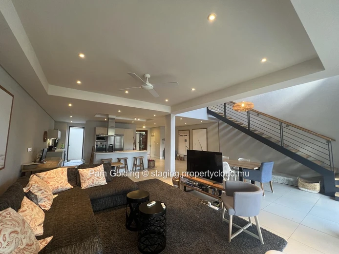 Duplex en Bord de Mer de 3 Chambres avec Anneau Privatif | La Balise Marina, Rivière Noire (Mandat exclusif)