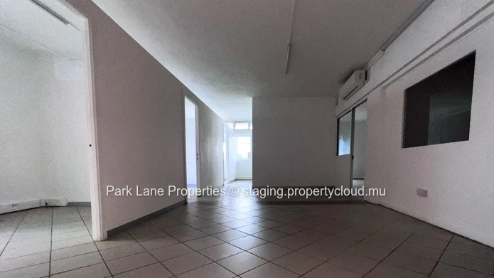 Ideal Office Space in the Heart of a Vibrant District 