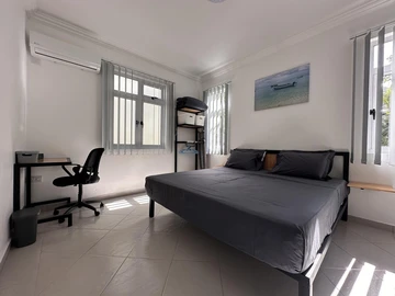 6 Bedroom Apartment