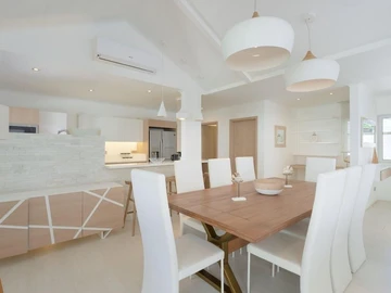 4 Bedroom Villa