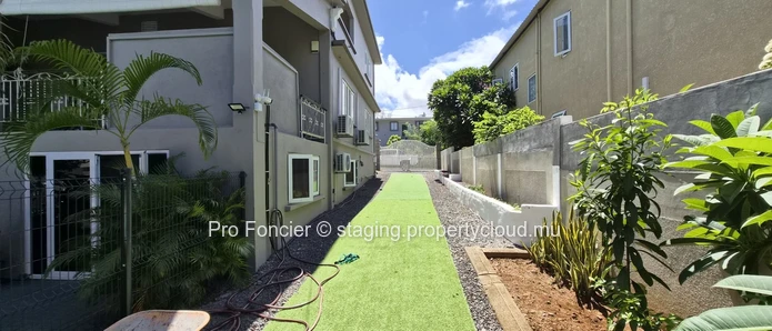 Fully Furnished 2-Bedroom Apartment for rent in Flic en Flac – Balcony & Shared Pool
