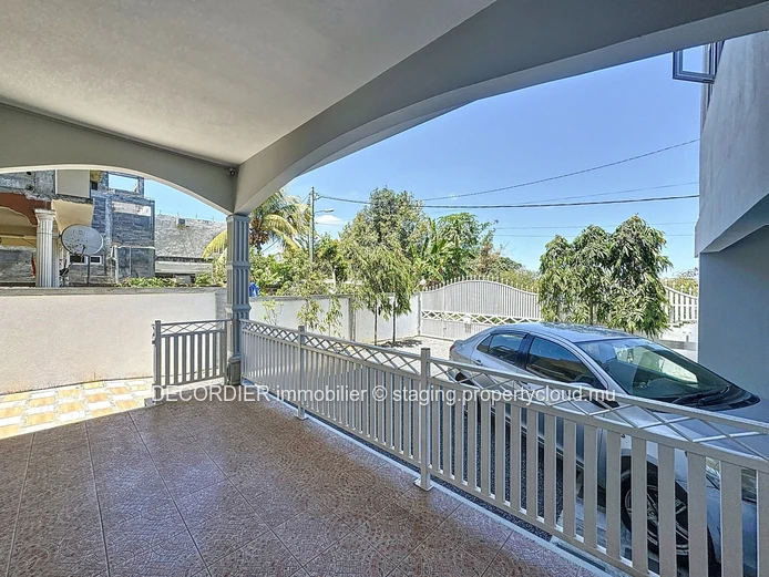 Maison spacieuse de 300 m² dans un quartier calme