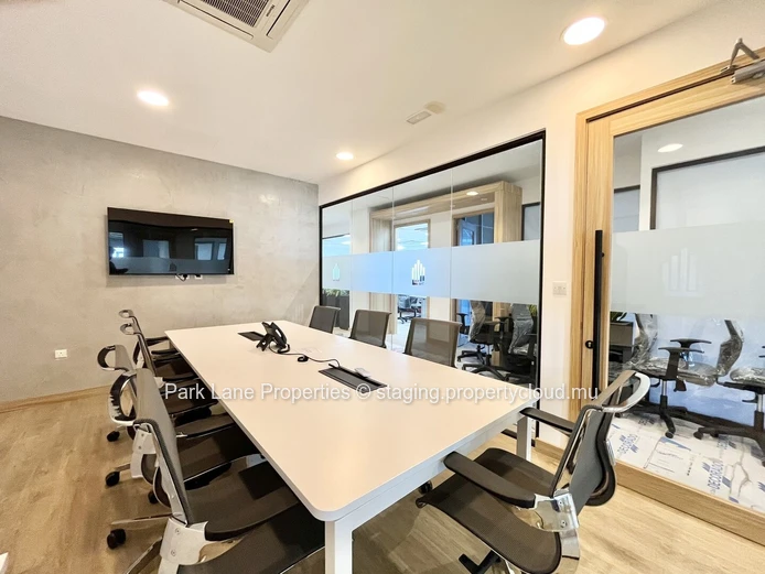 All-Inclusive Private Office: Perfect for Teams of Up to 15 pax !