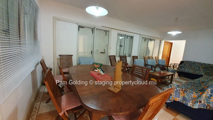 Spacious 5-Bedroom Home on Dual-Sided Leasehold Land with Spectacular Sea Views