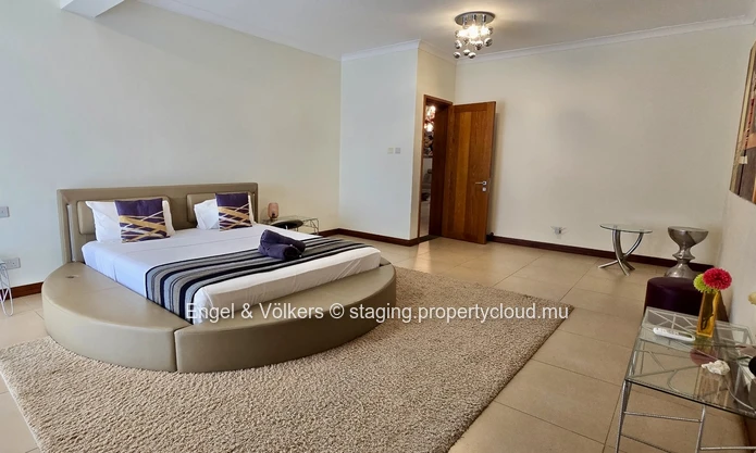 Exceptional 4-Bedroom Villa on a large Landscaped Garden