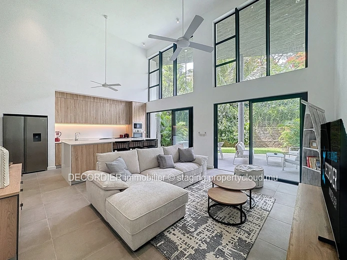 Magnificent duplex apartment in Pointe aux Cannoniers