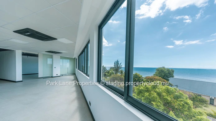 High-end offices with sea view