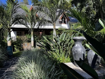 6 Bedroom House