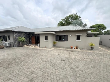 4 Bedroom Villa
