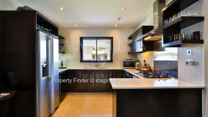 2-Bedroom Apartment with Sea Views