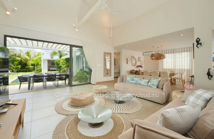 Modern 4 bedroom villa with private pool in the heart of Grand Baie